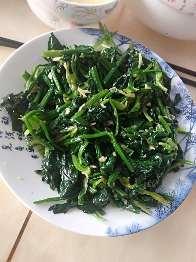 凉拌菠菜(家传秘方)