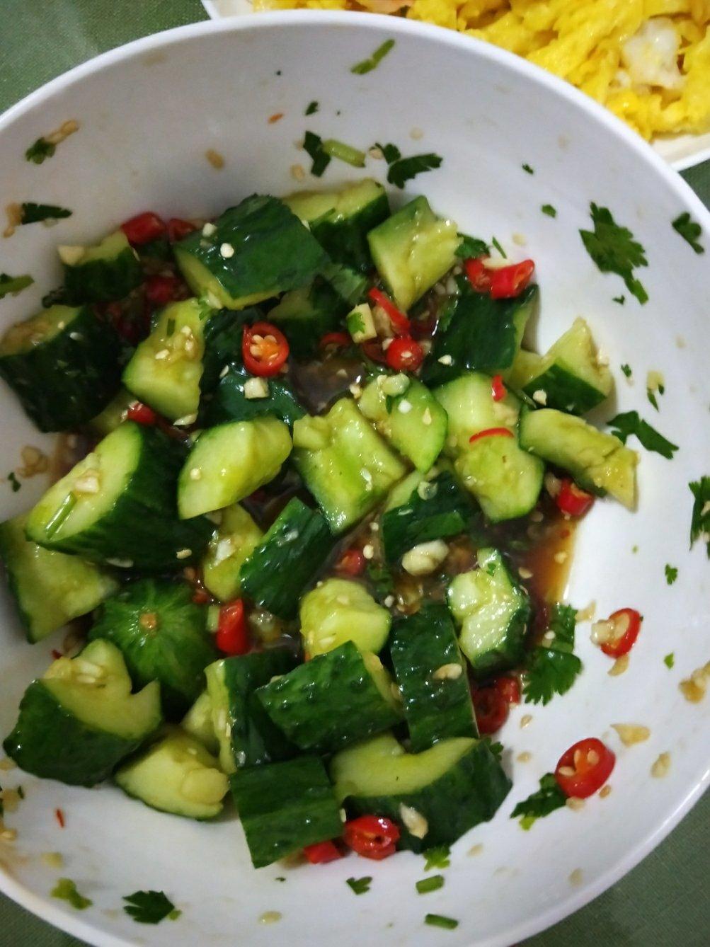 赞不绝口拍黄瓜🥒