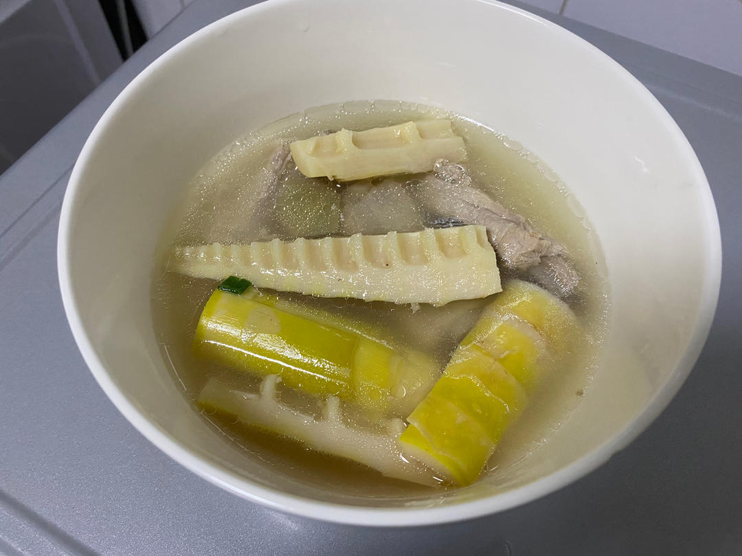 😋春笋排骨汤