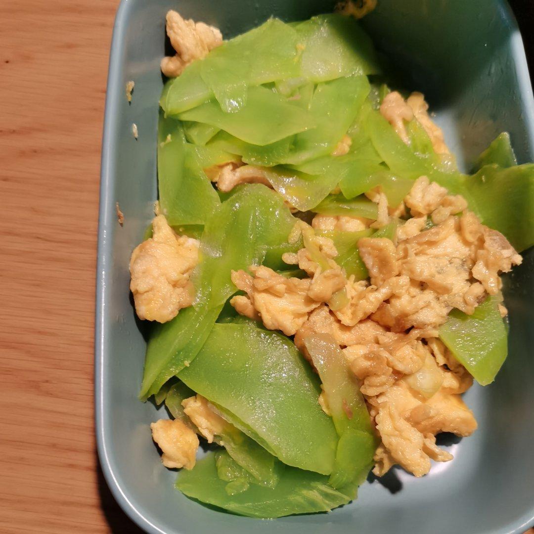 莴笋炒鸡蛋