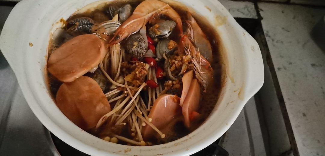 家常美味花蛤粉丝煲