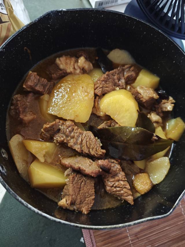 土豆焖牛腩