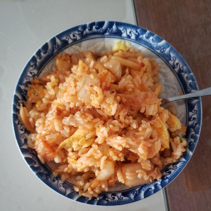 好吃到爆的辣白菜炒饭