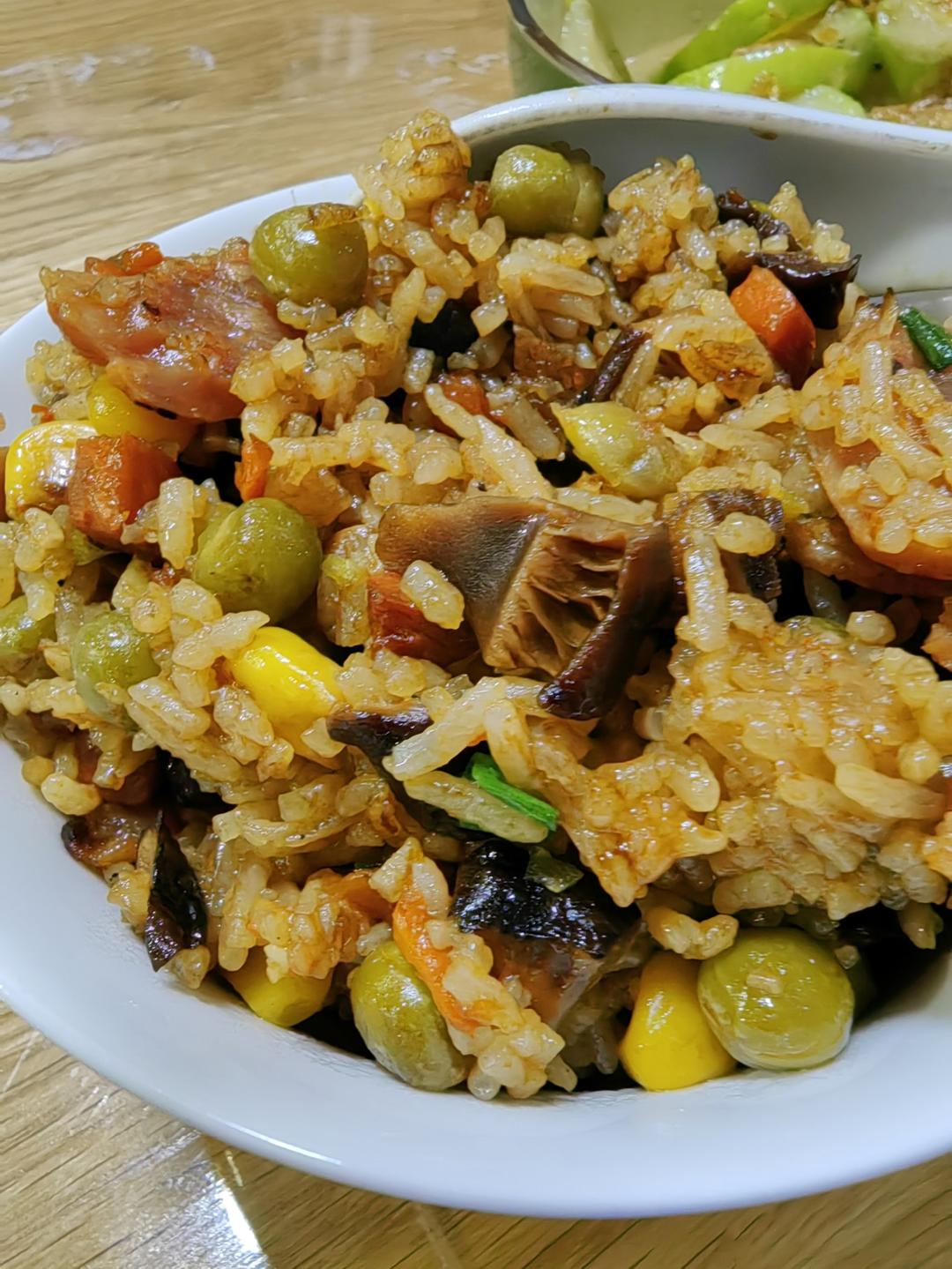 懒人必备～电饭煲腊肠焖饭