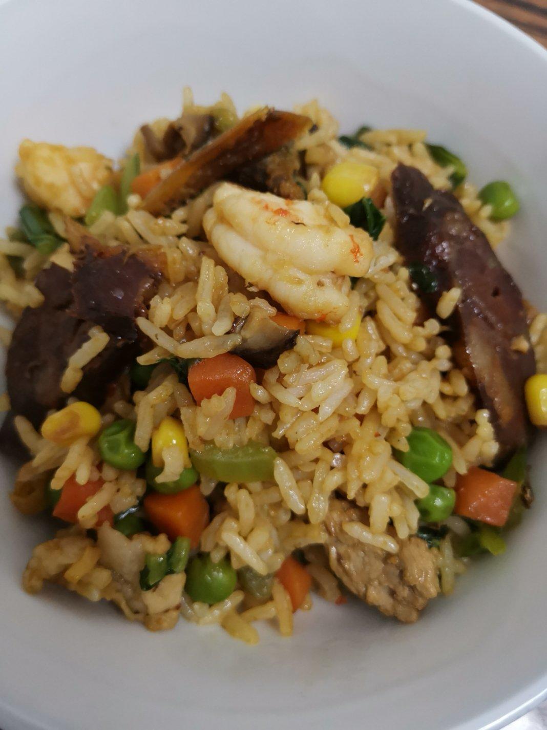 香菇土豆腊肠焖饭