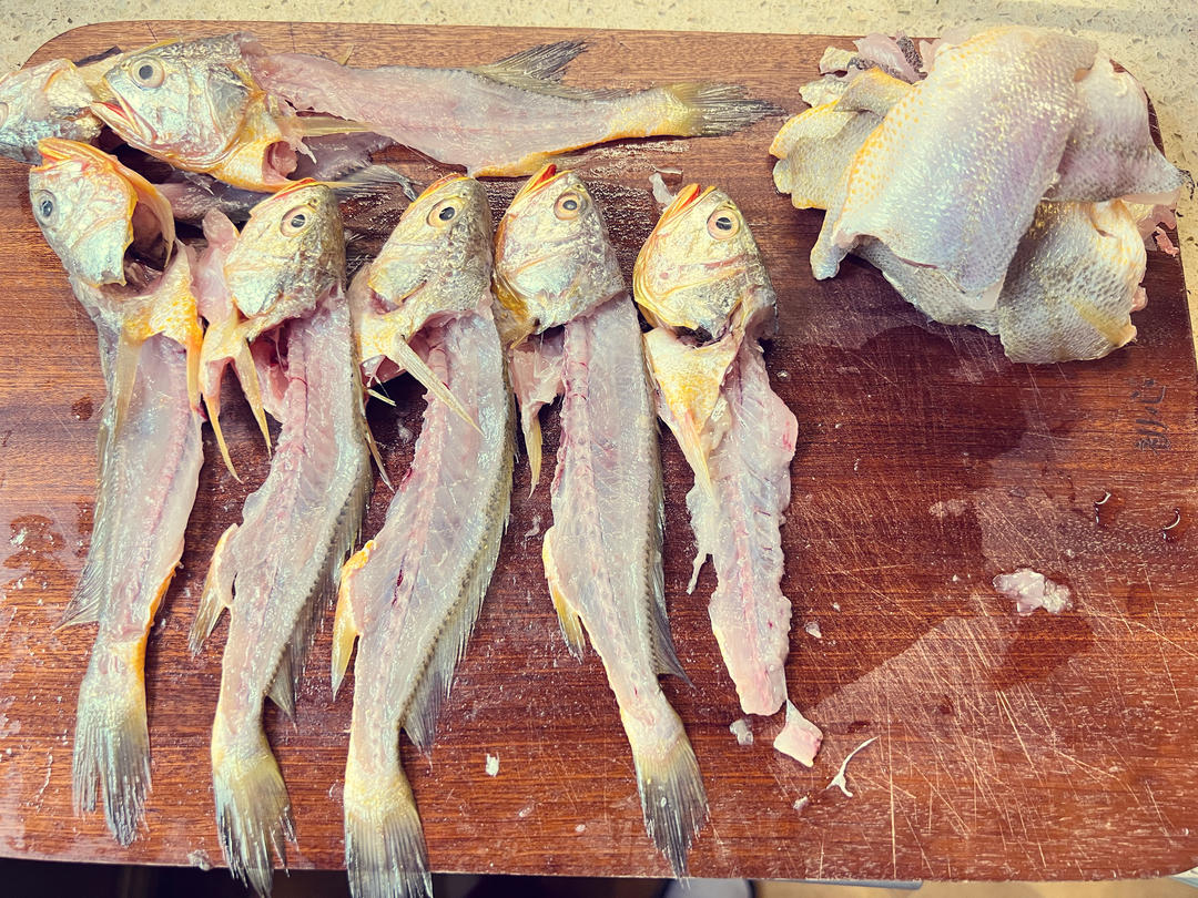 黄鱼面一碗，活儿越细，越鲜美。