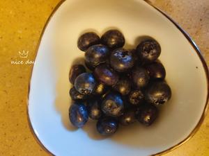 小小安辅食之蓝莓戚风蛋糕（无糖版）的做法 步骤6