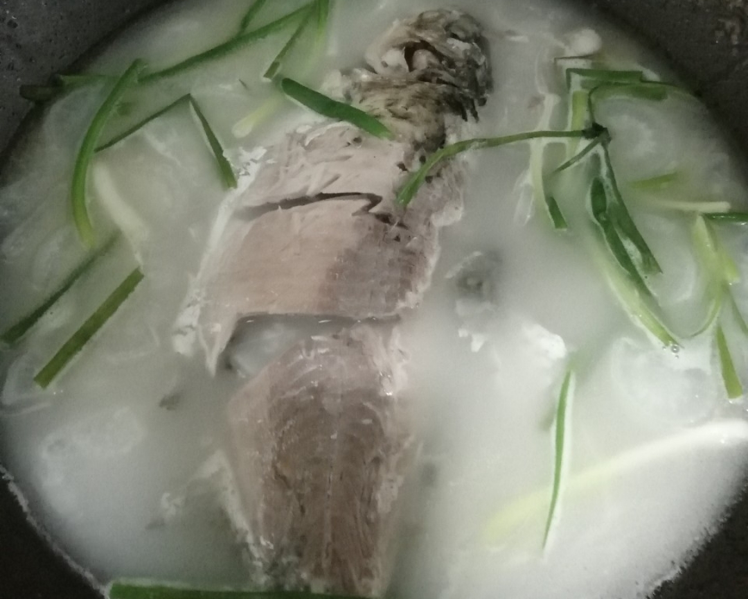 奶白色的鲫鱼豆腐汤的做法