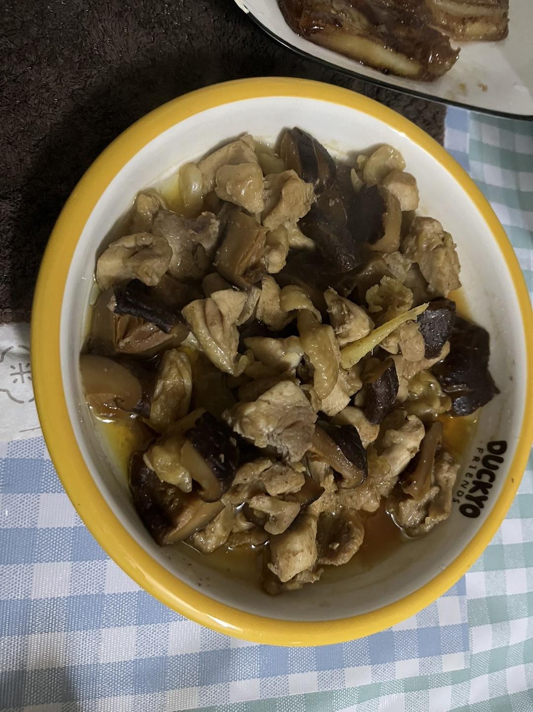 香菇蒸鸡，随便做做都好吃的菜~