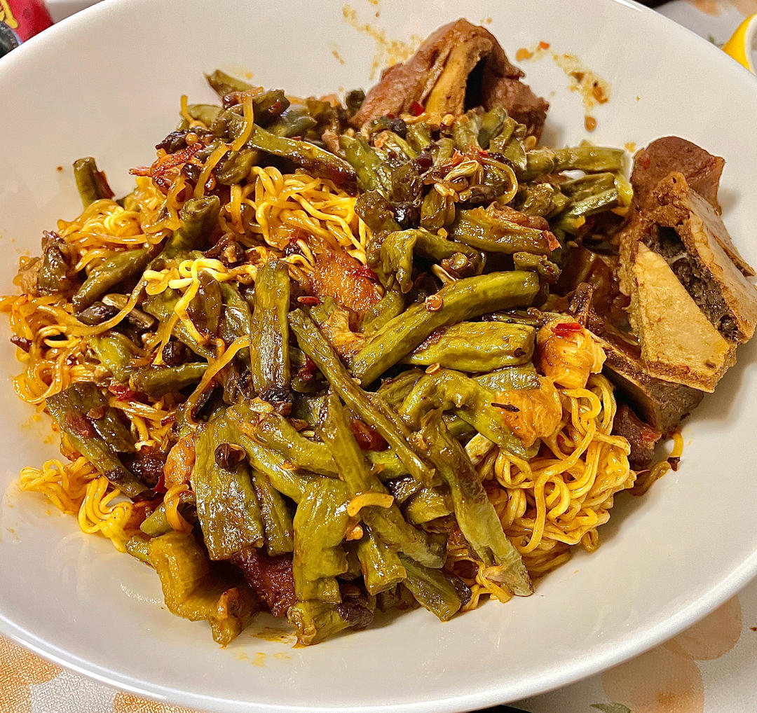 炒速冻藕夹（包菜洋葱包裹下的美味）炒鸡简单