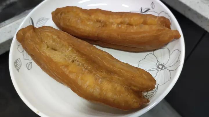 空心酥脆油条