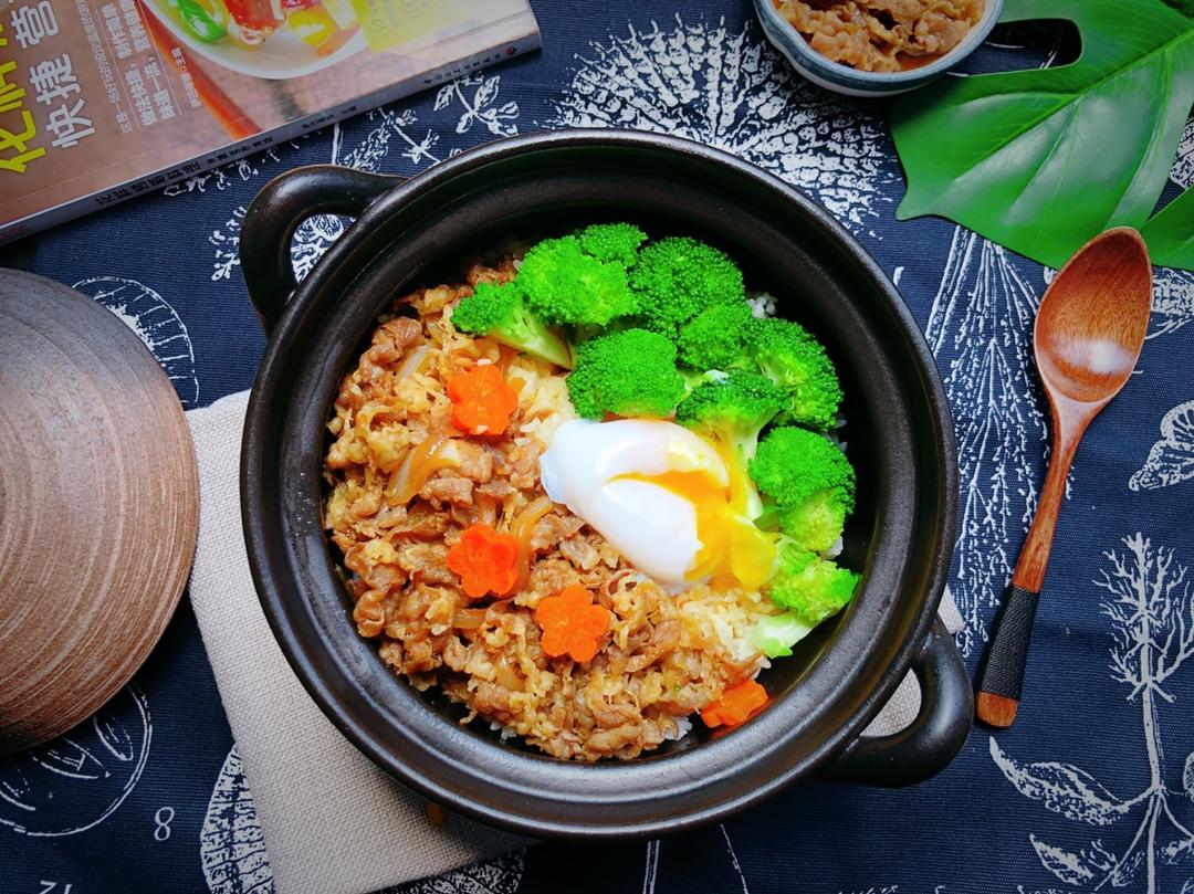 一碗吃过不会忘的———温泉♨️肥牛丼（肥牛卷盖浇饭）