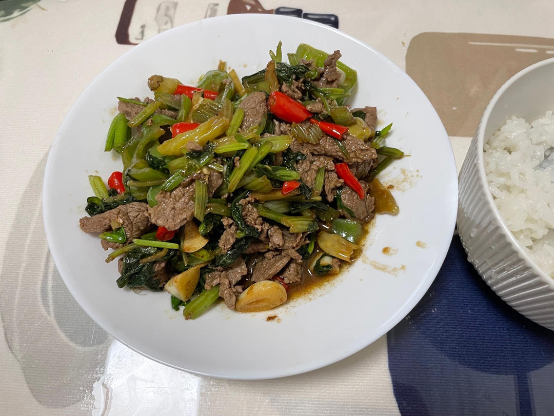 小炒黄牛肉，肉嫩味香！太好吃了简直是米饭杀手！