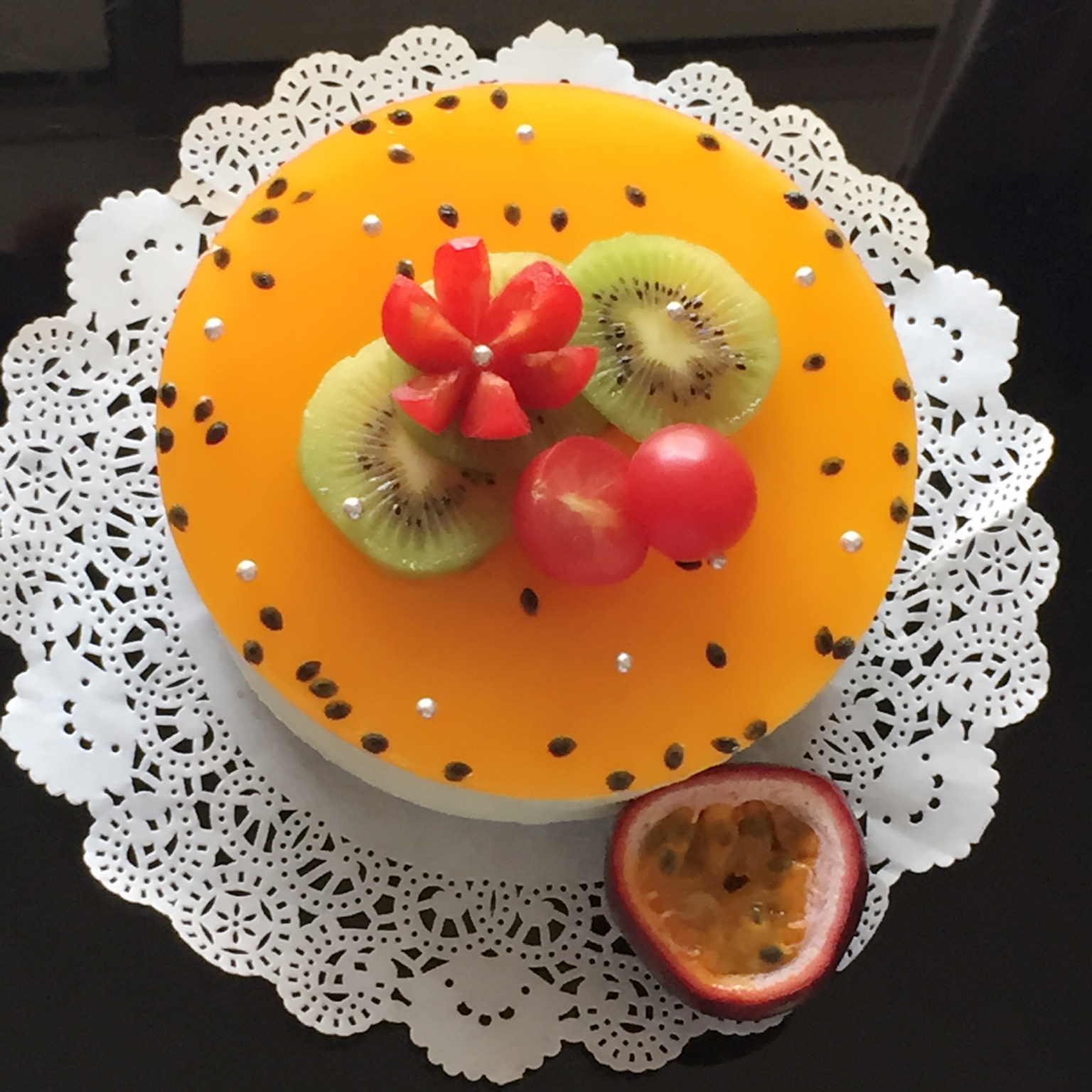绕絷柔做的百香果慕斯蛋糕8寸圆形