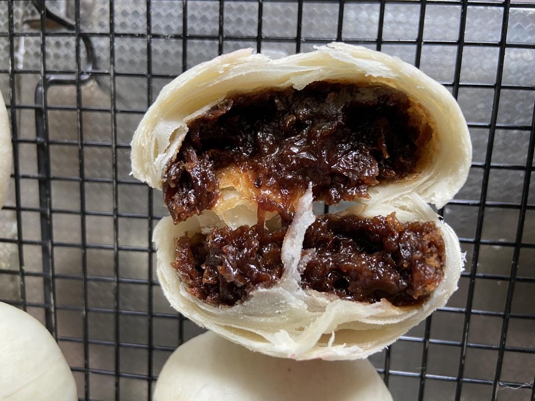 酥掉渣金沙绿豆饼