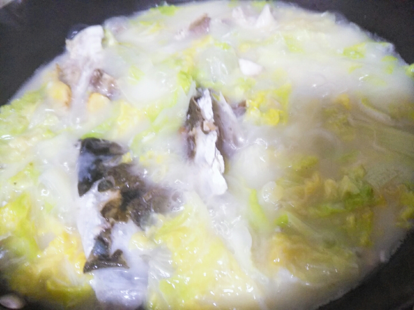 白菜鱼头汤的做法