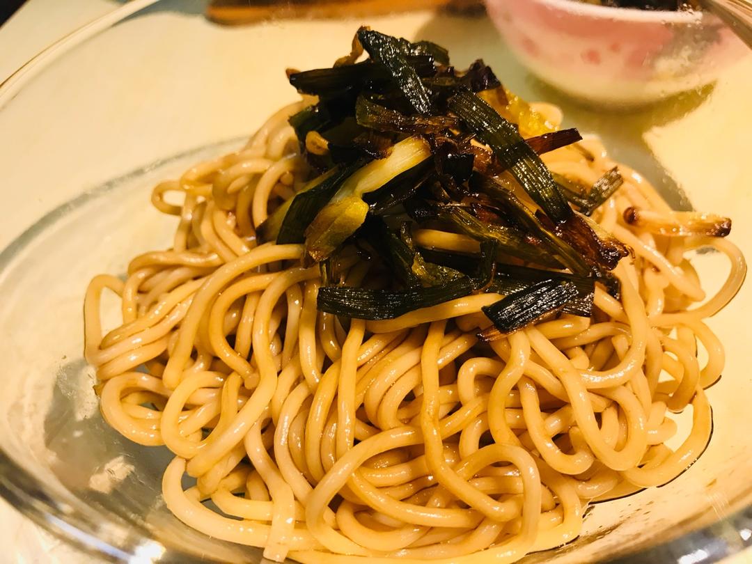 葱油拌面Spring Onion Noodles