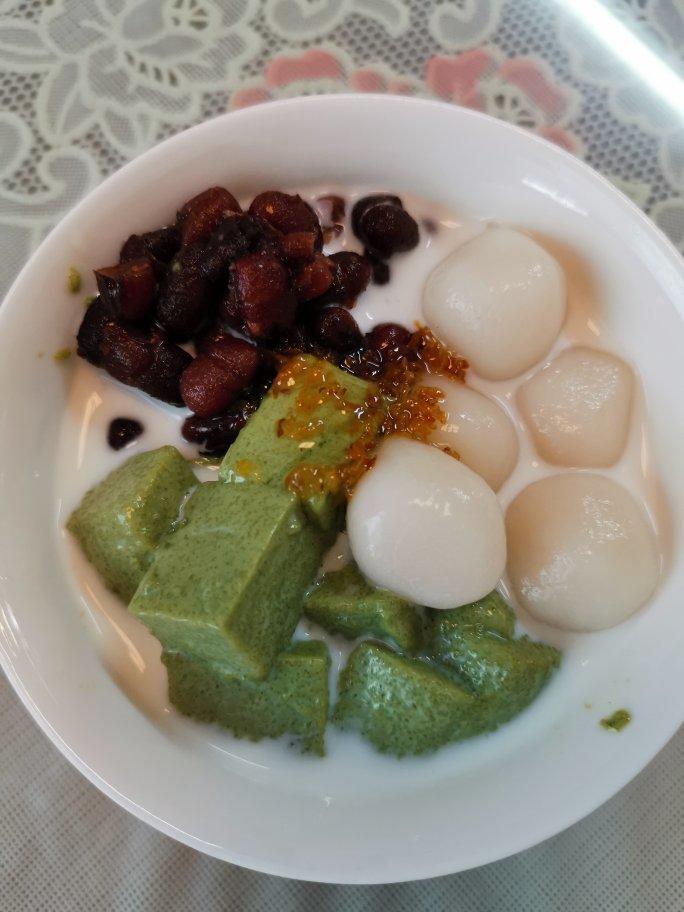 自制下午茶甜品❗️抹茶奶冻白玉丸子🍡