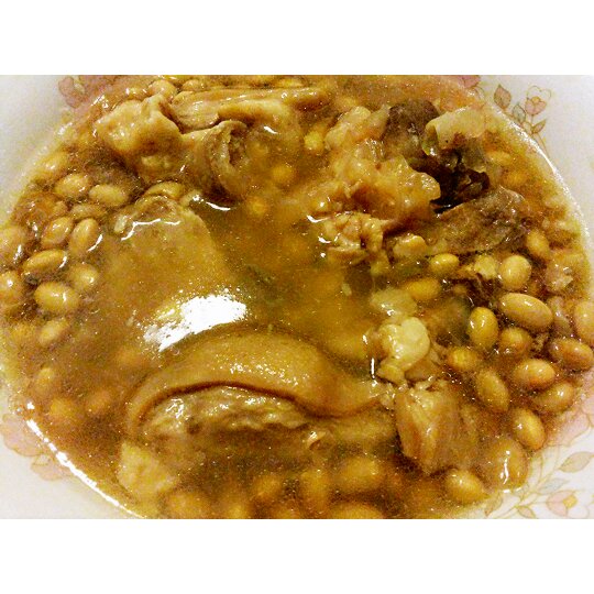 黄豆猪蹄汤