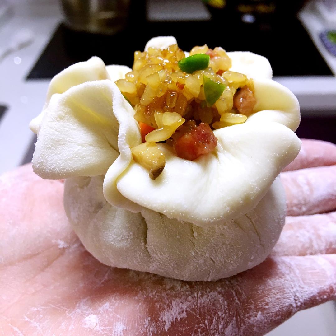 饺子皮咸蛋黄烧麦