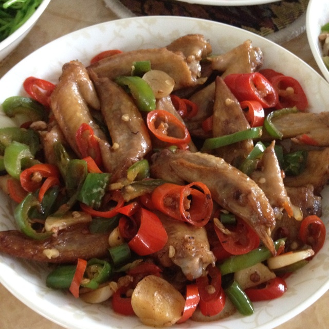 右左自己做的干锅翅尖