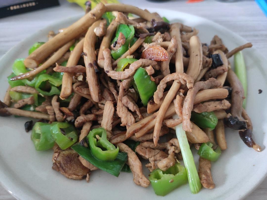 新鲜茶树菇炒肉