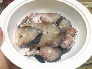 能下三碗饭的水煮鱼块的做法 步骤3