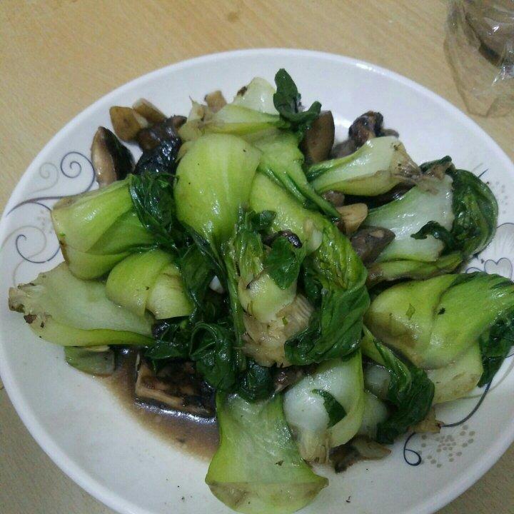 蘑菇炒青菜