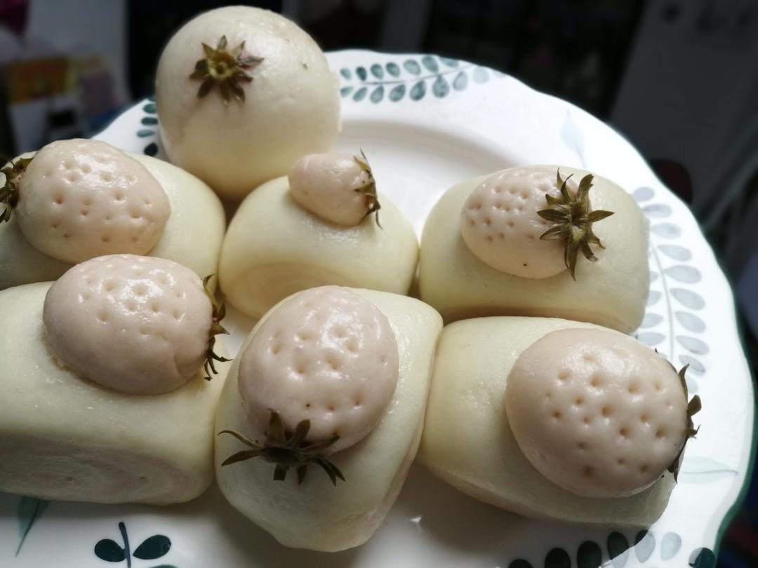 萌萌哒草莓刀切馒头