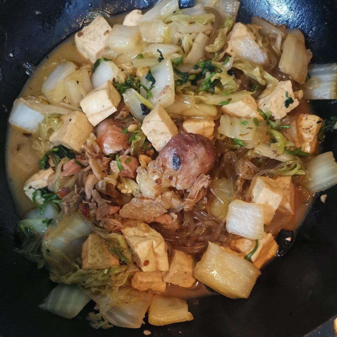 家常白菜粉条炖豆腐