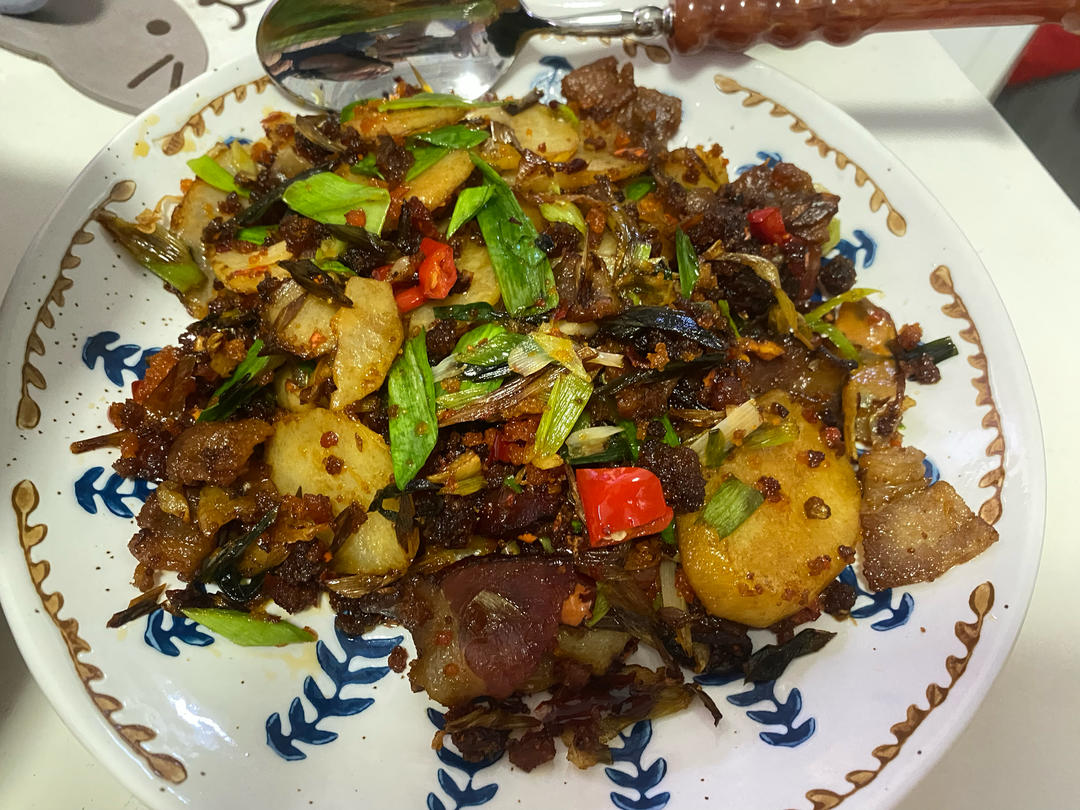 渣广椒（渣海椒）炒腊肉土豆片