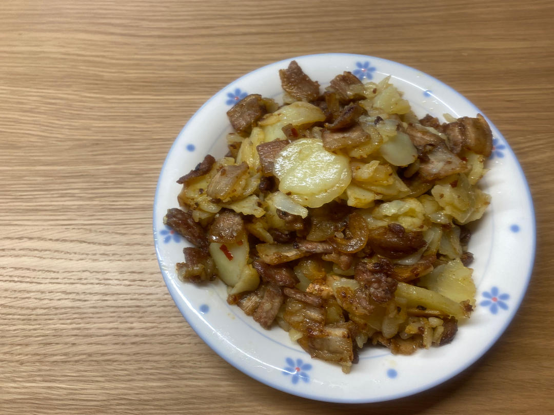 焦香土豆片回锅肉