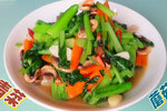 青菜炒蘑菇家常做法，翠翠好吃又营养不油腻