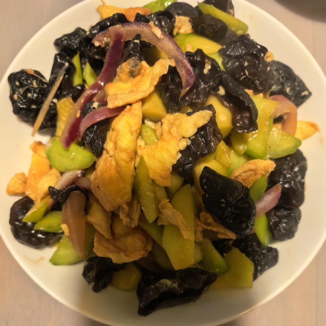 青瓜木耳炒鸡蛋