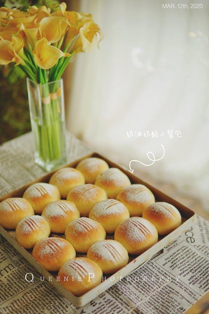 超级柔软的奶油奶酪椰蓉小餐包