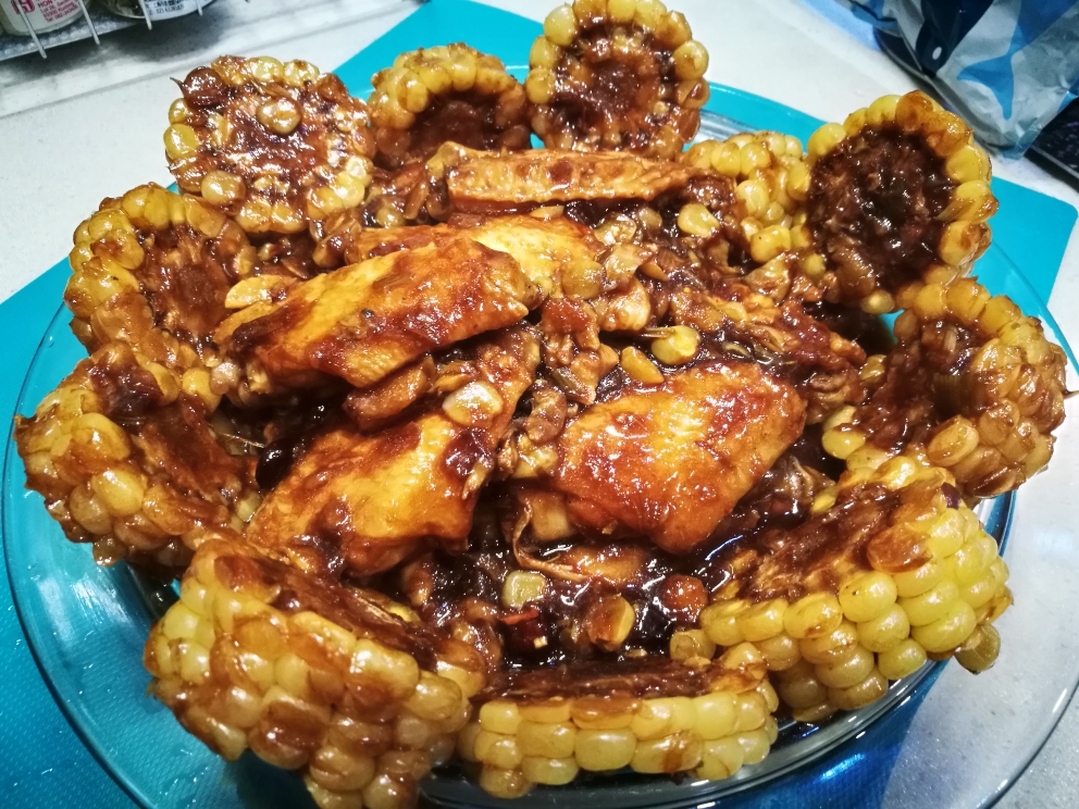 玉米炖鸡翅的做法