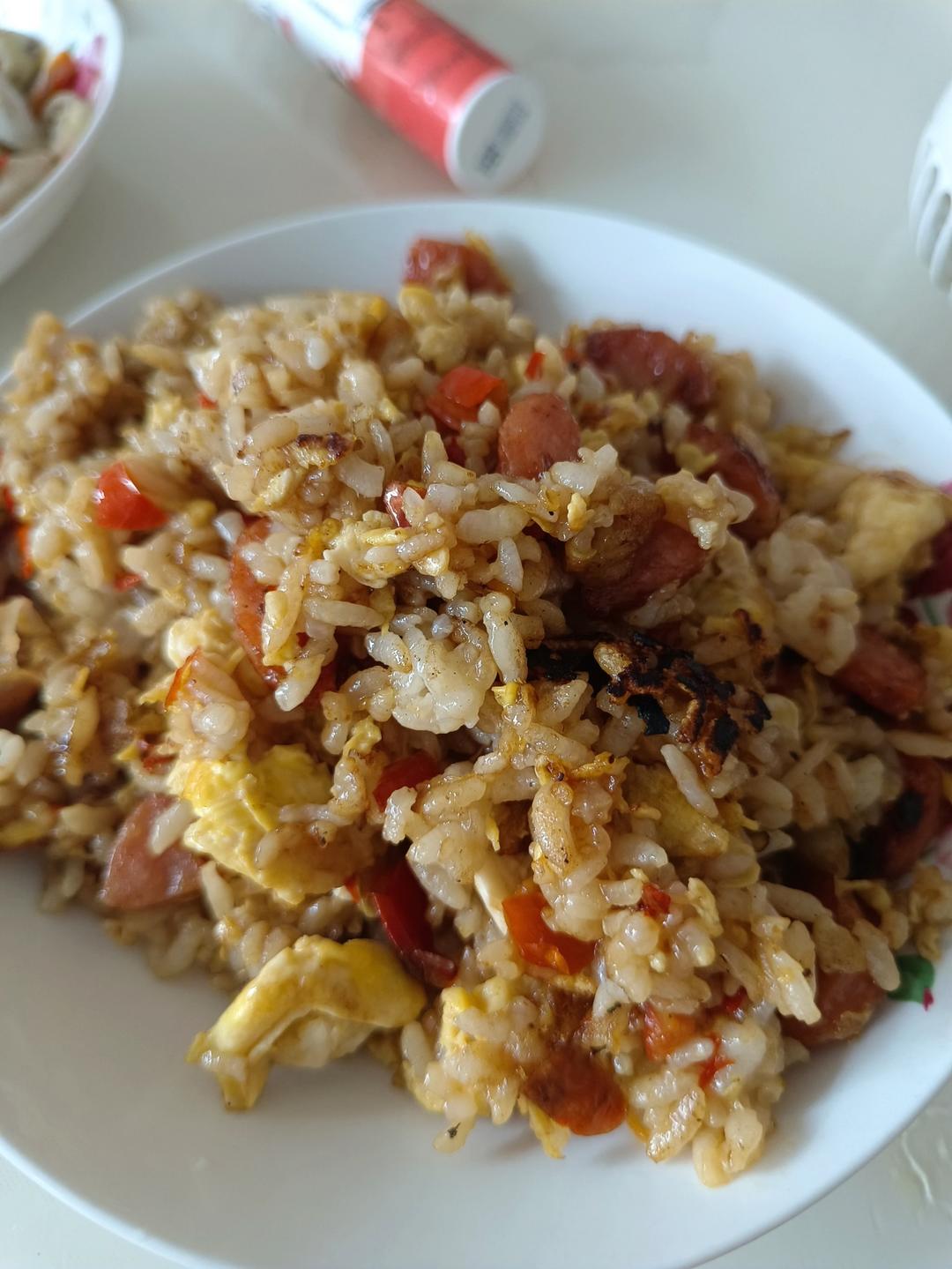 邻居抢着来我家吃土豆香肠炒饭，原来这么香！