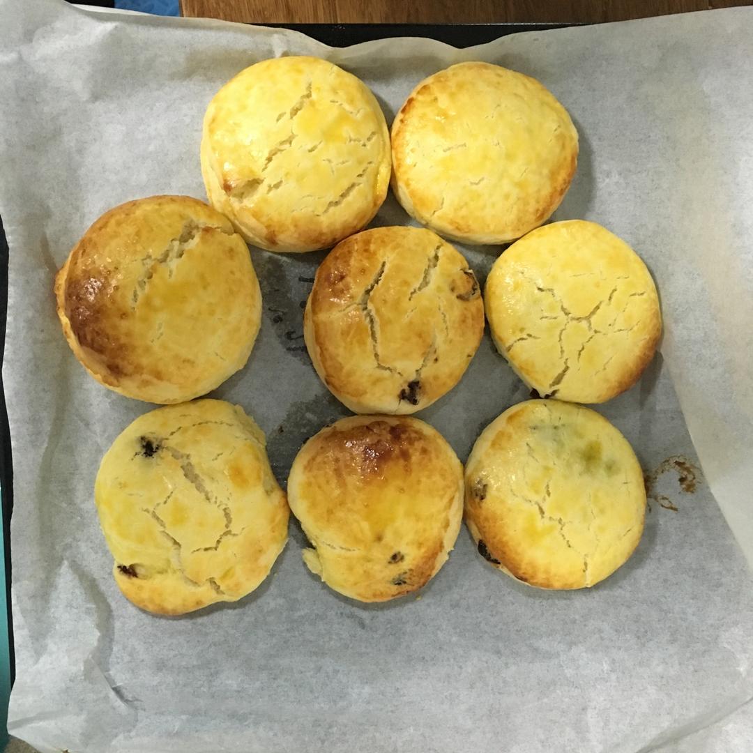 【视频】3分钟 奶油司康Scone(可能是世界上最快手的司康) 消耗淡奶油～