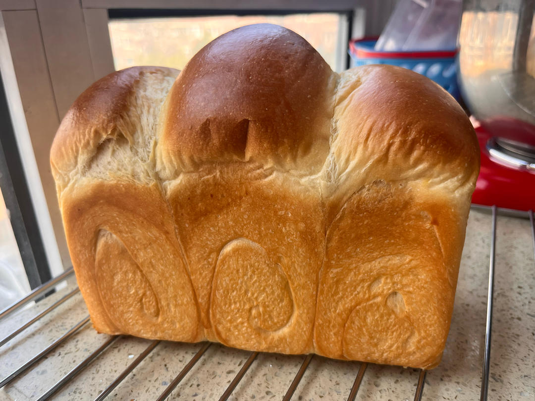 牧场鲜奶吐司