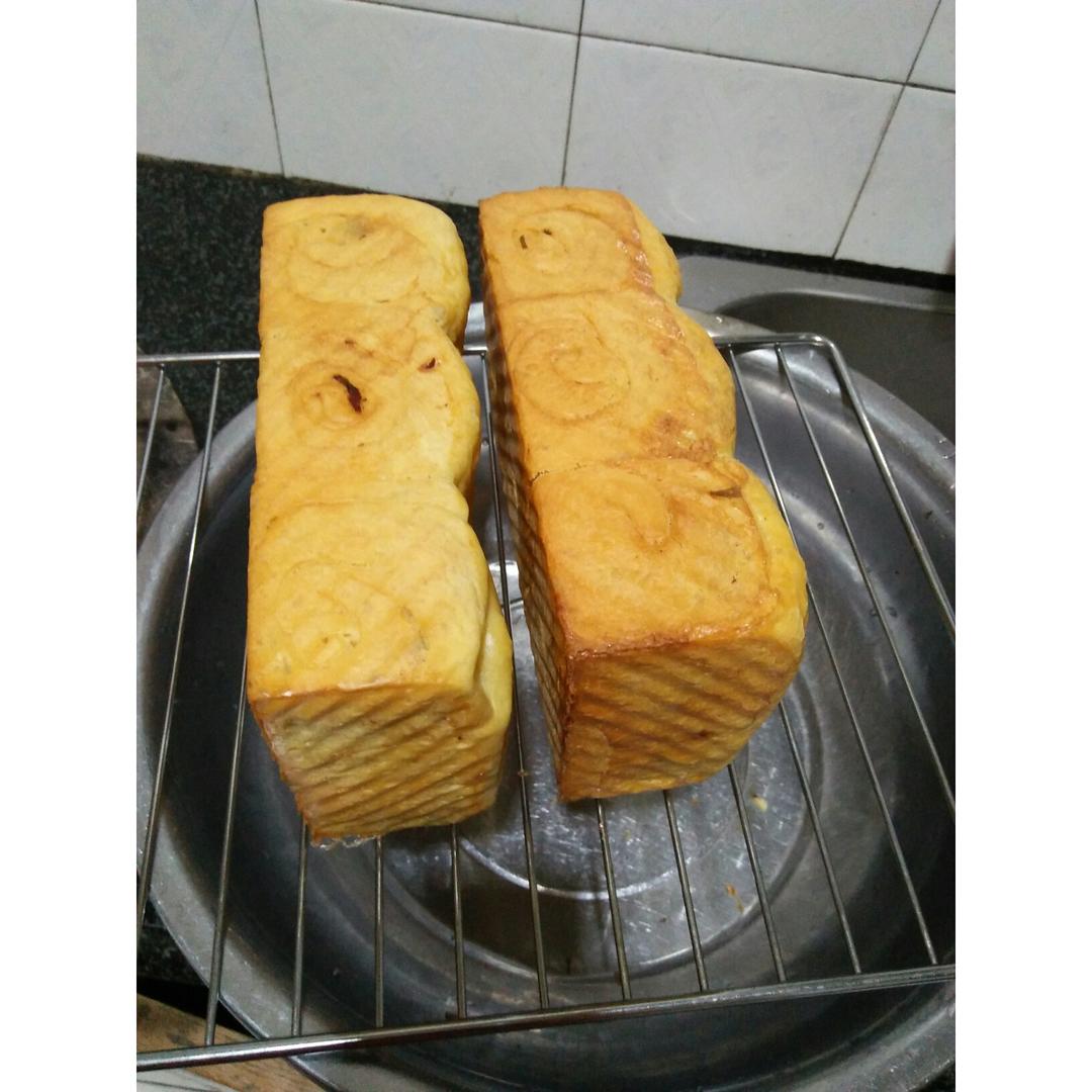 香葱肉松手撕吐司