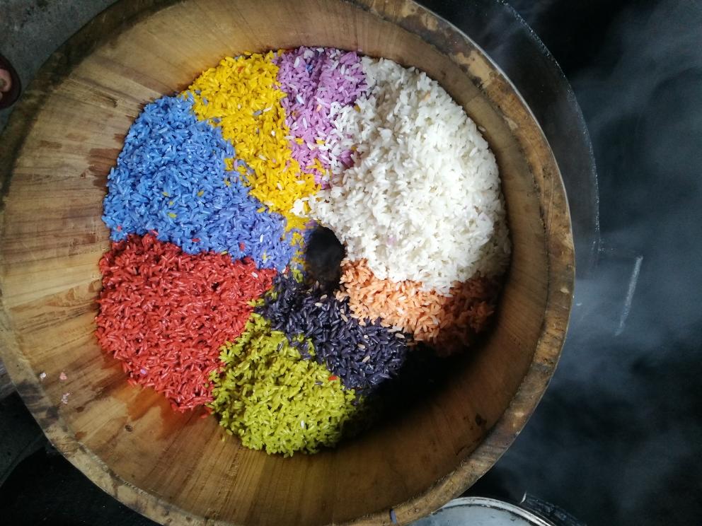 腊肠七彩糯米饭
