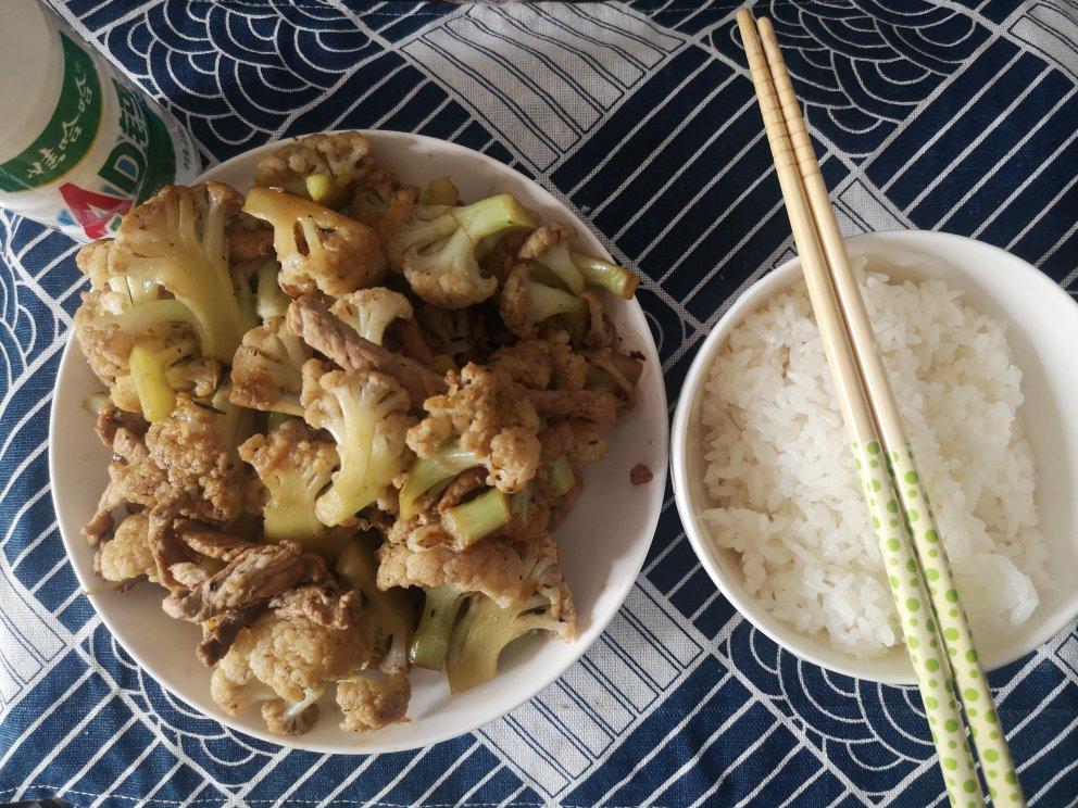 干煸菜花（花菜炒肉）