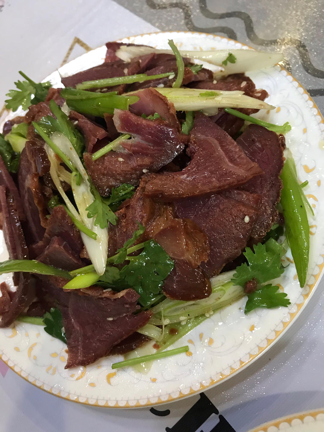 凉拌卤牛肉