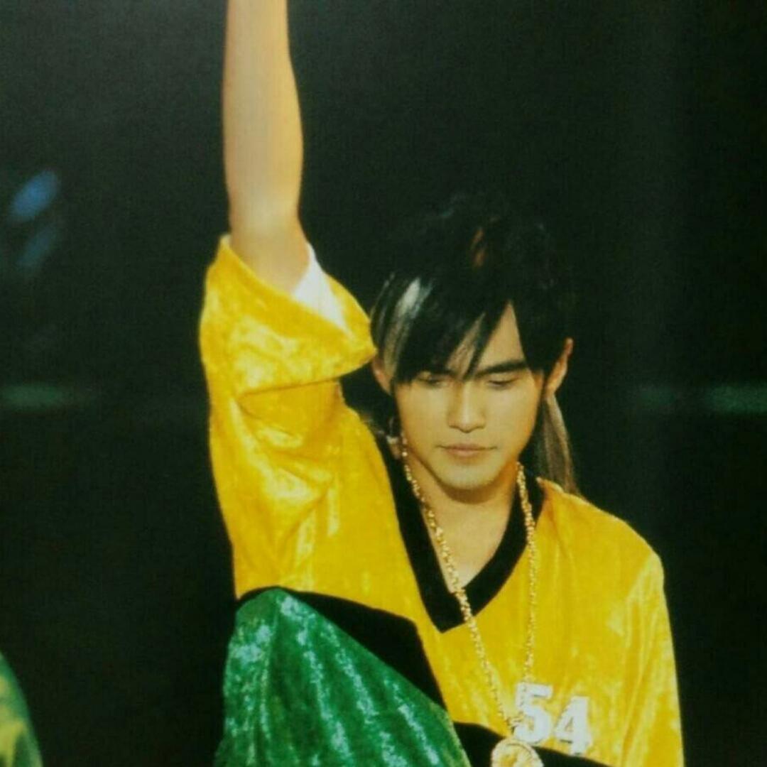 美丽草原小雄鹰