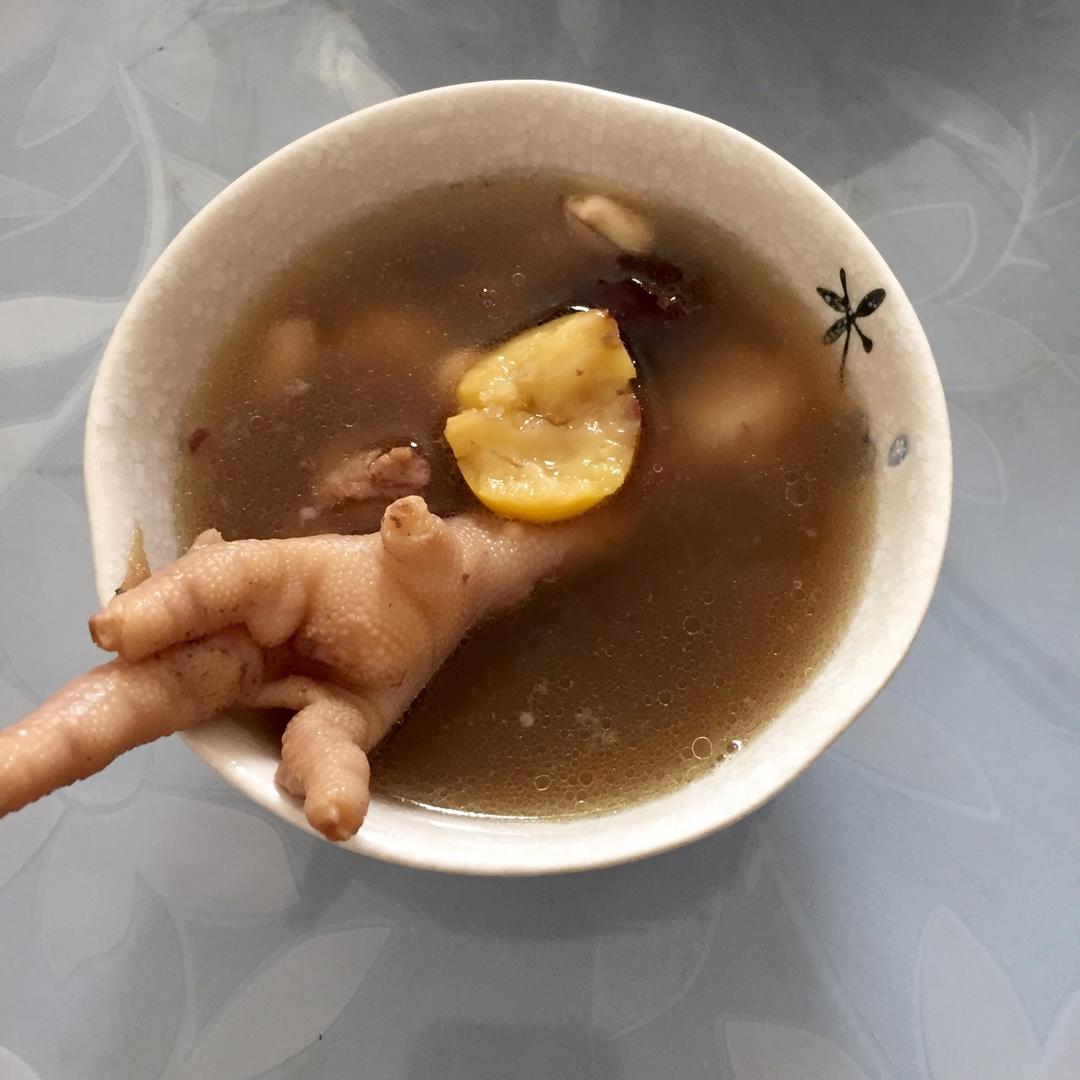 板栗鸡脚汤