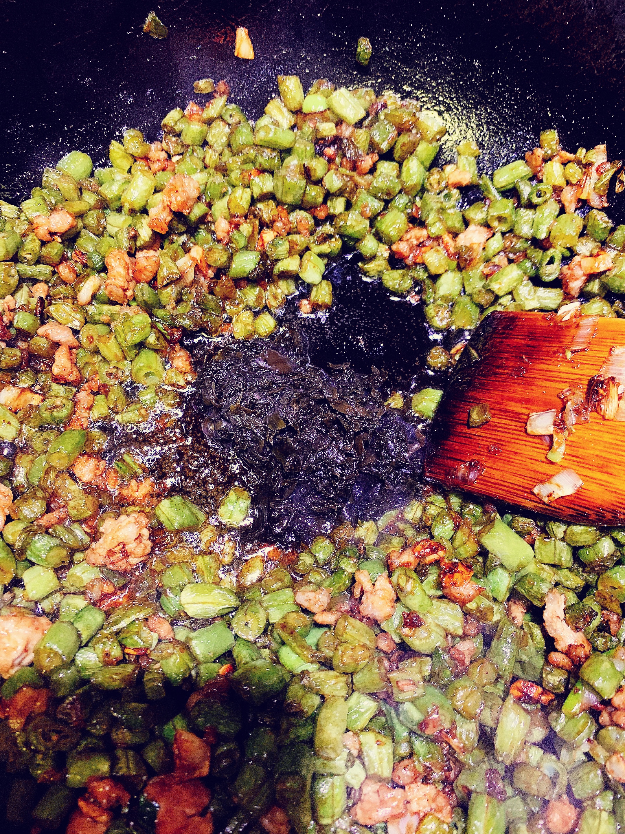 可包饭吃的橄榄菜肉碎四季豆的做法