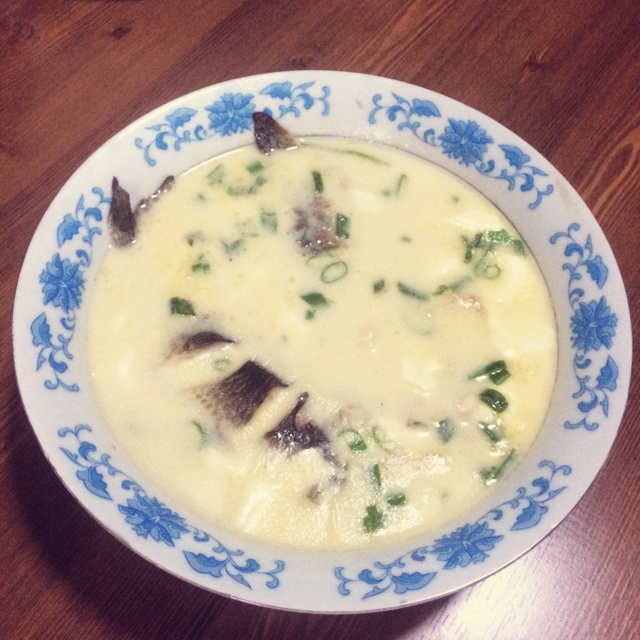 奶白鲫鱼汤