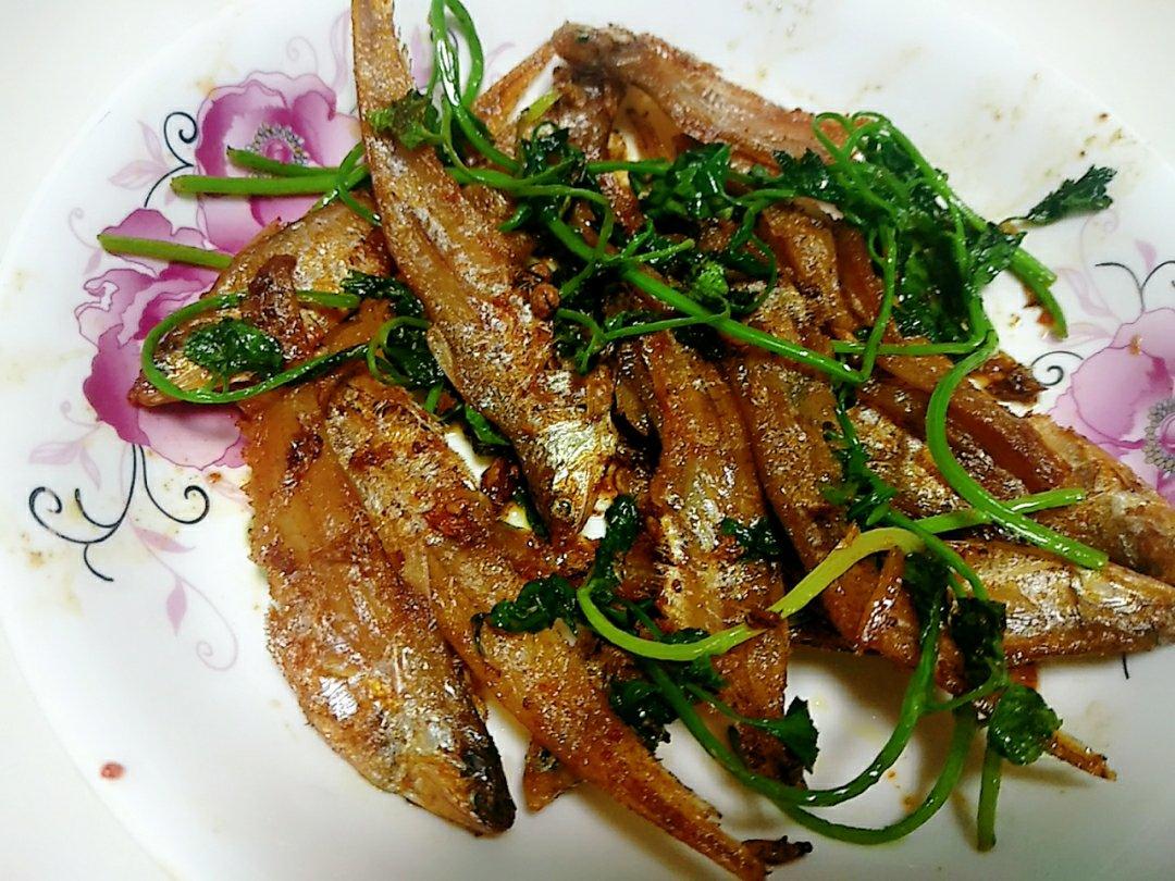 香香脆脆的小鱼干炒青椒