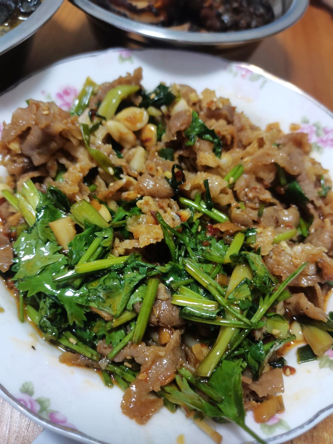 香菜拌肥牛｜超下饭的5分钟快手菜，一吃便上瘾