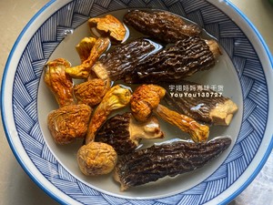 姬松茸羊肚菌海参鸡汤,简单美味又好喝的做法 步骤2